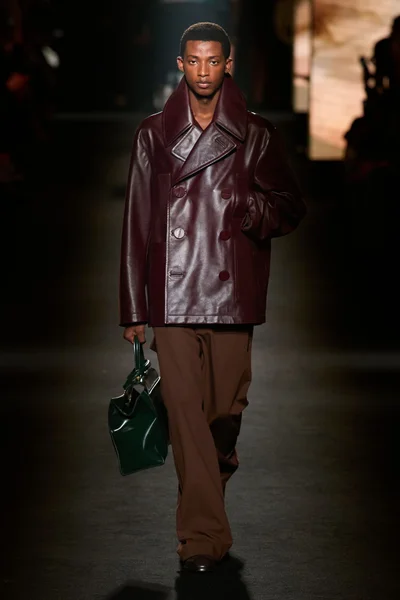 Look 13